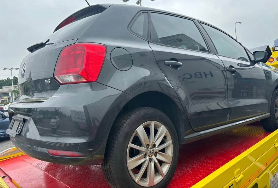 Volkswagen Polo 1.6 整車拆賣 二手零件照片 - Orange Garage
