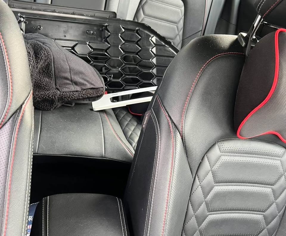 Ford Focus ST-Line 1.5 整車拆賣 二手零件照片 - Orange Garage