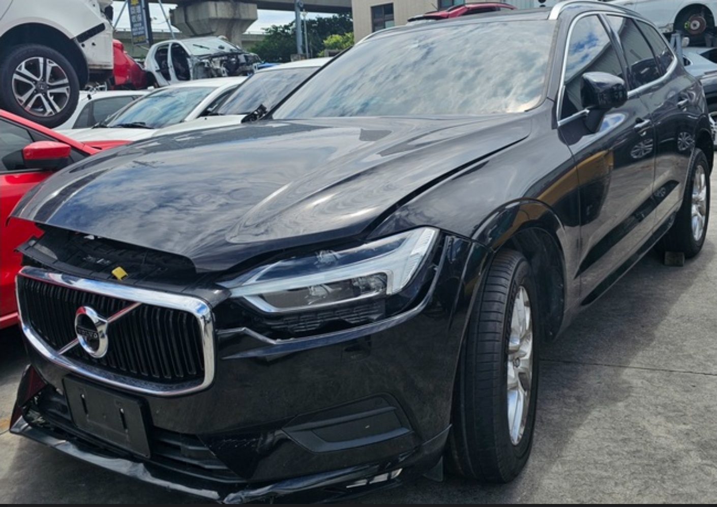 Volvo XC60 B5 整車拆賣 二手零件照片 - Orange Garage