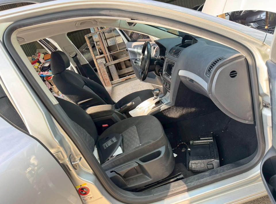 Škoda Octavia Combi 1.6 整車拆賣 二手零件照片 - Orange Garage