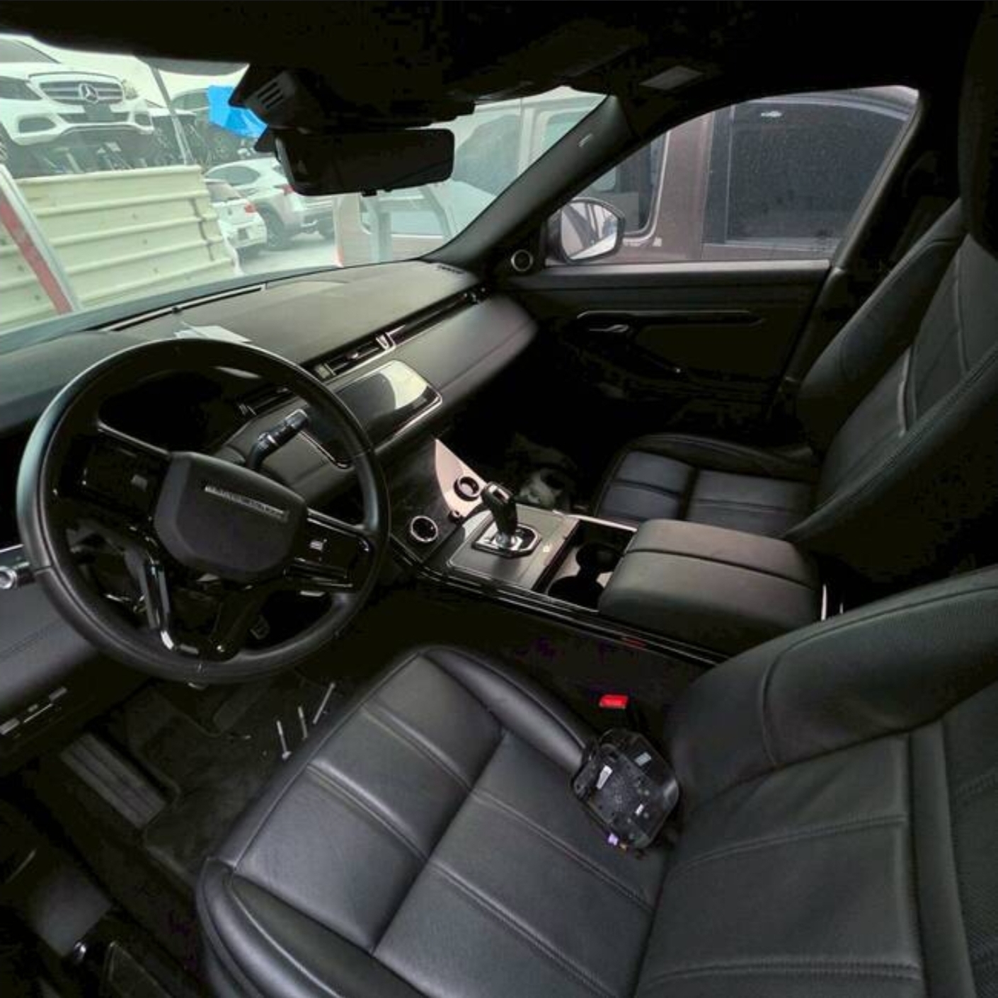 Land Rover Range Rover Evoque P200 整車拆賣 二手零件照片 - Orange Garage