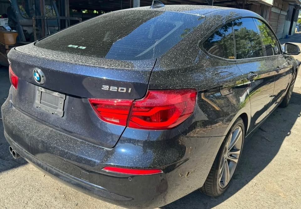 BMW 3 Series 320i 整車拆賣 二手零件照片 - Orange Garage