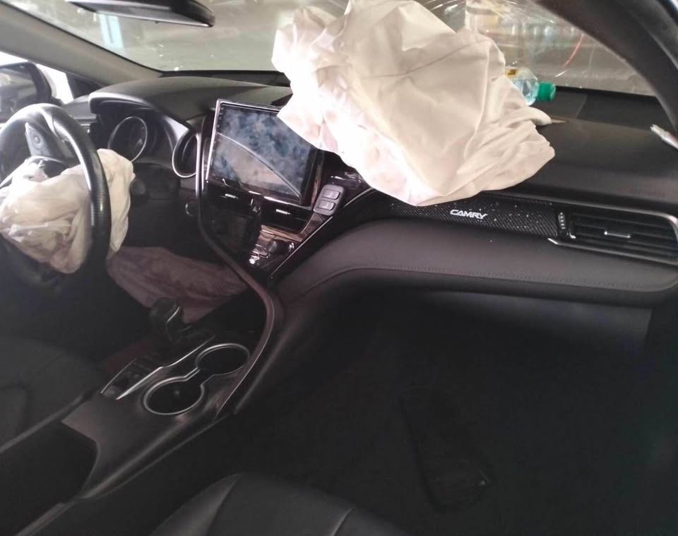 Toyota Camry Hybrid 整車拆賣 二手零件照片 - Orange Garage