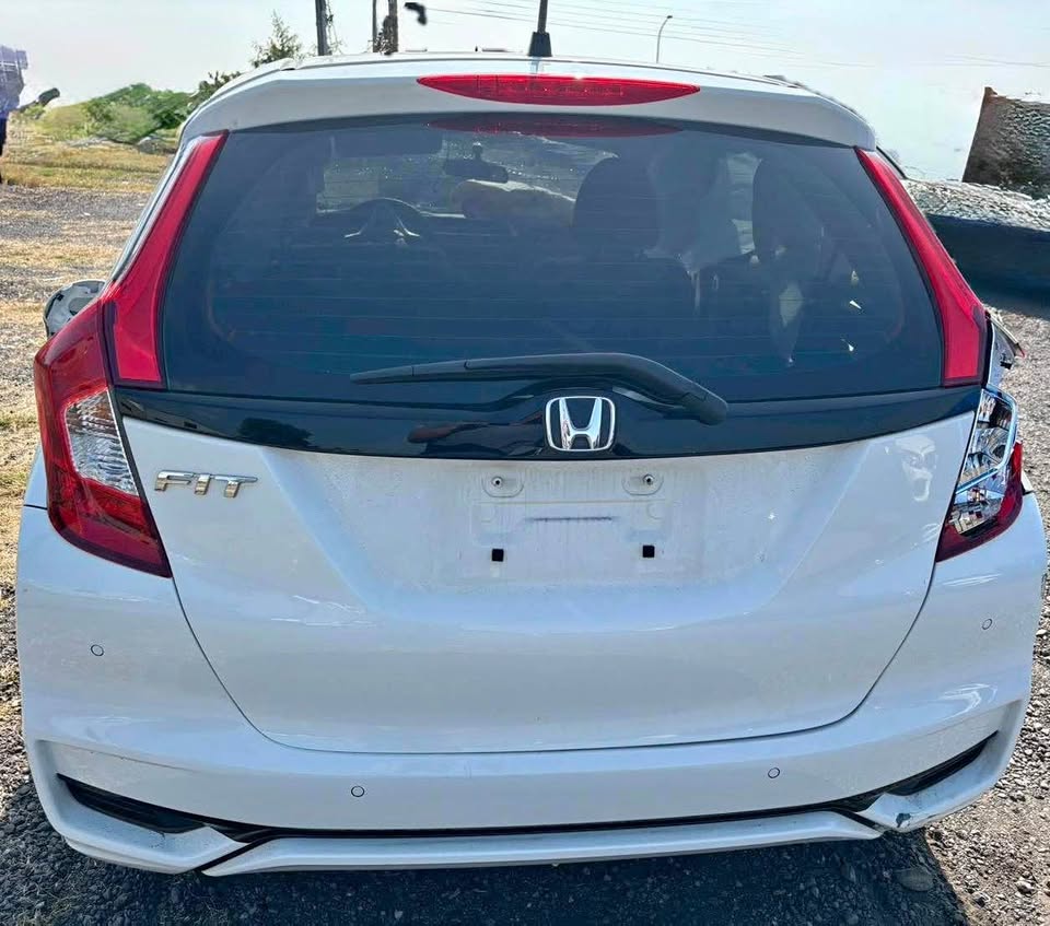 Honda Fit 1.5 整車拆賣 二手零件照片 - Orange Garage