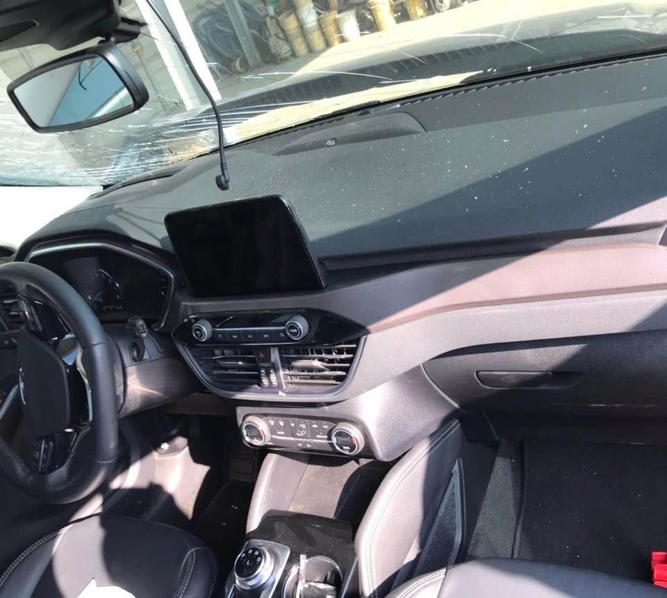 Ford Kuga 2.0 整車拆賣 二手零件照片 - Orange Garage