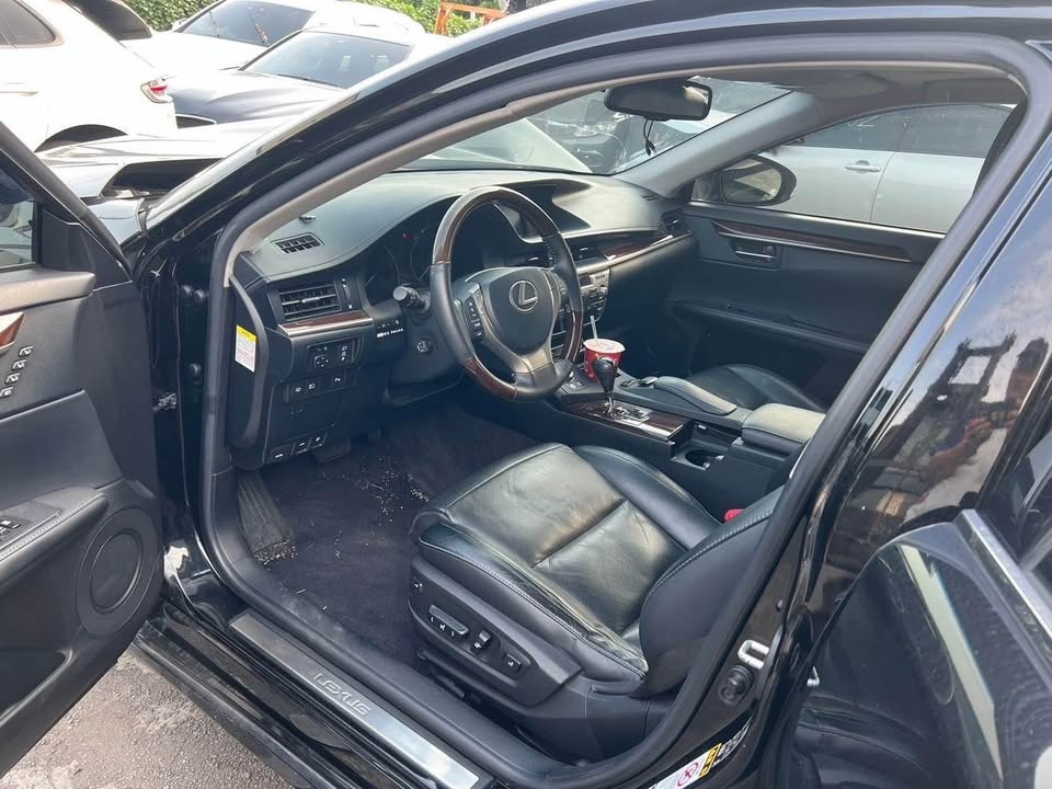 Lexus ES300h 2.5 整車拆賣 二手零件照片 - Orange Garage
