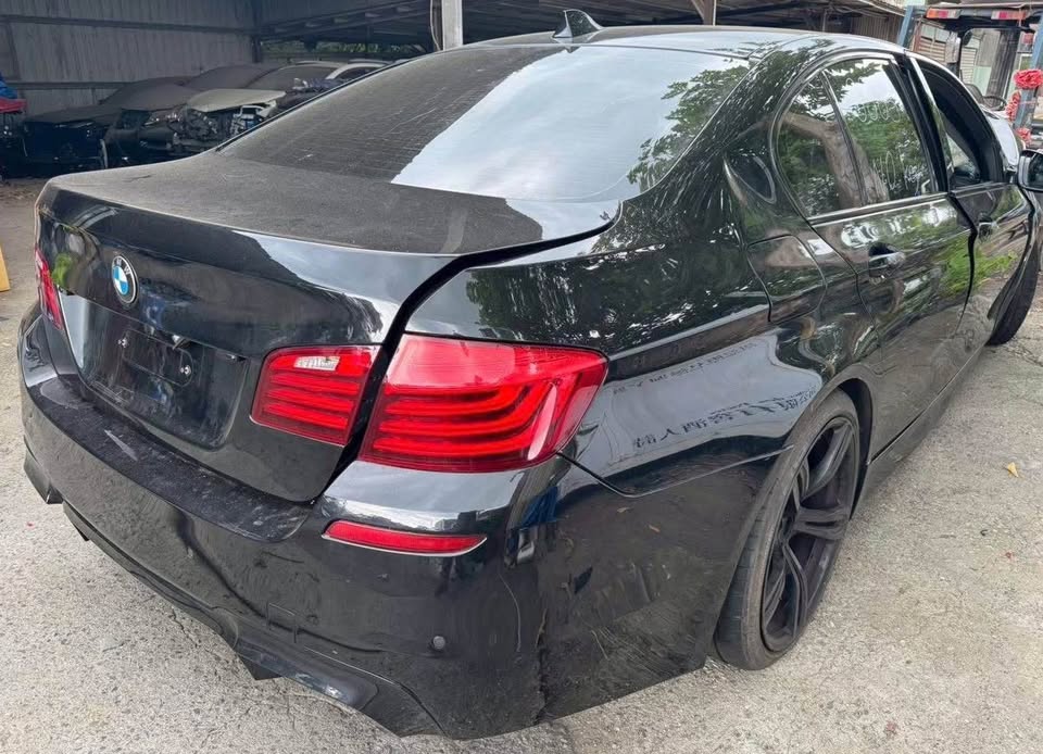 BMW 5 Series 528i 整車拆賣 二手零件照片 - Orange Garage