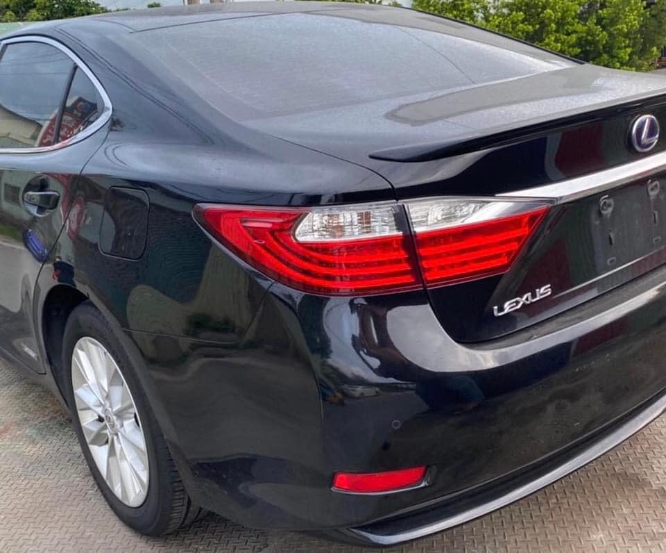 Lexus ES300h 2.5 整車拆賣 二手零件照片 - Orange Garage