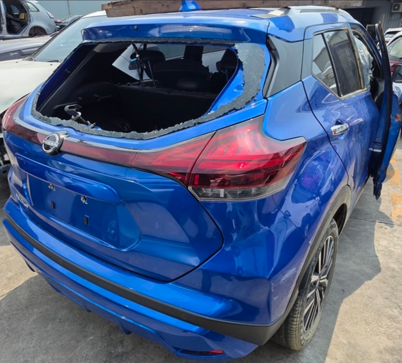Nissan Kicks 1.6 整車拆賣 二手零件照片 - Orange Garage