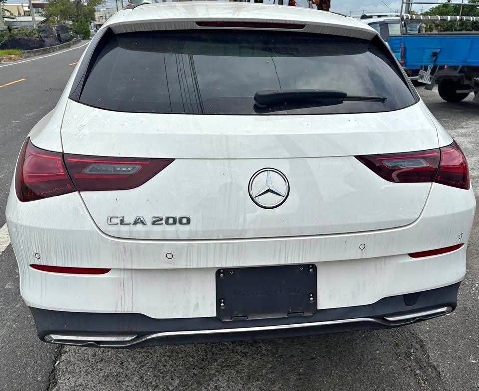 Mercedes-Benz CLA CLA 200 整車拆賣 二手零件照片 - Orange Garage