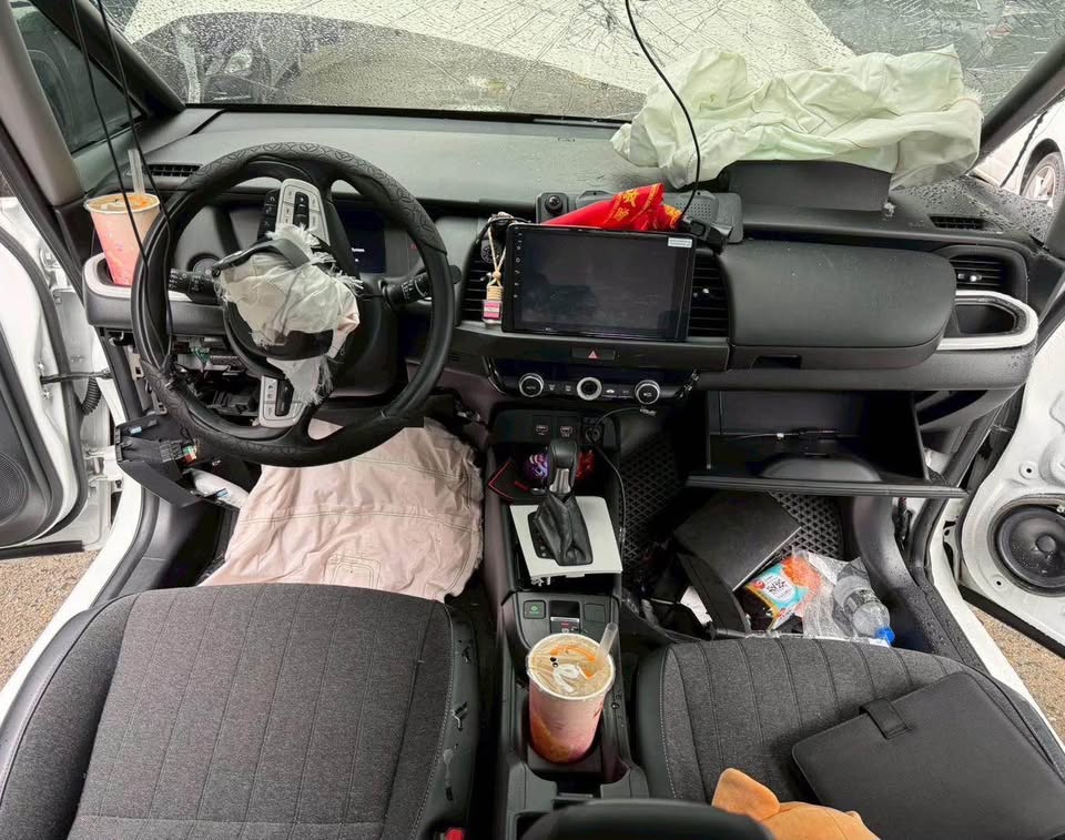 Honda Fit e:HEV 整車拆賣 二手零件照片 - Orange Garage