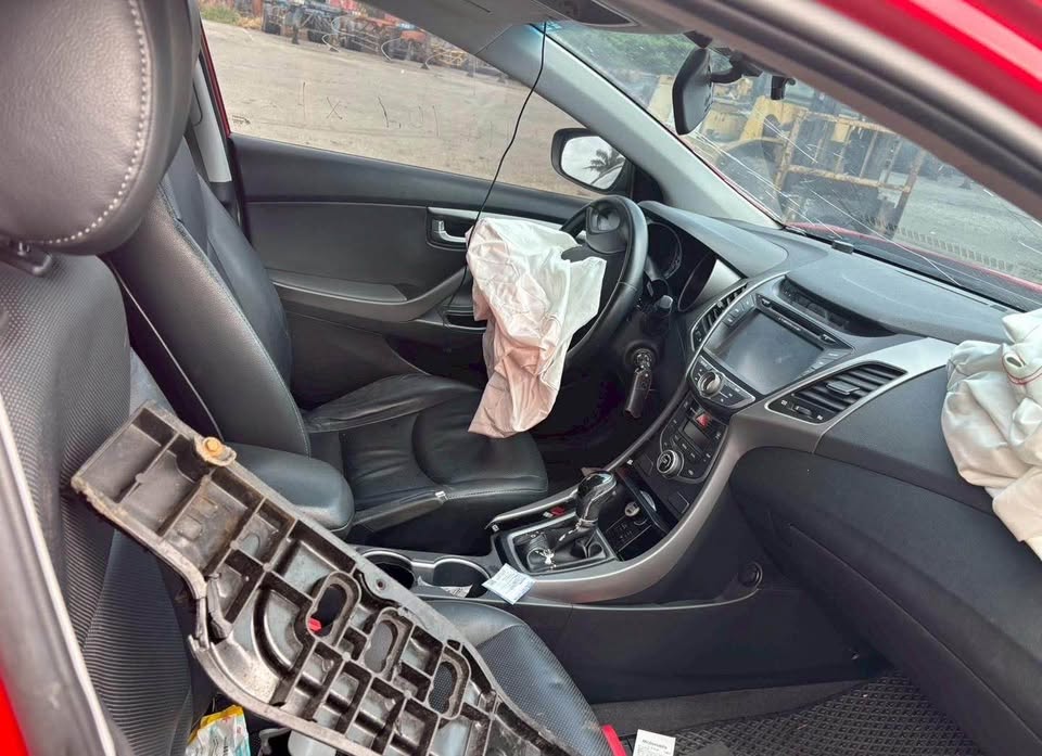 Hyundai Elantra Hyundai 1.8 整車拆賣 二手零件照片 - Orange Garage