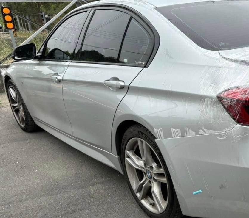 BMW 3 Series 320i 整車拆賣 二手零件照片 - Orange Garage