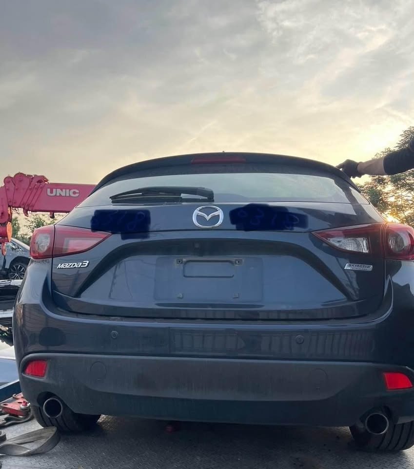 Mazda 3 2.0 整車拆賣 二手零件照片 - Orange Garage
