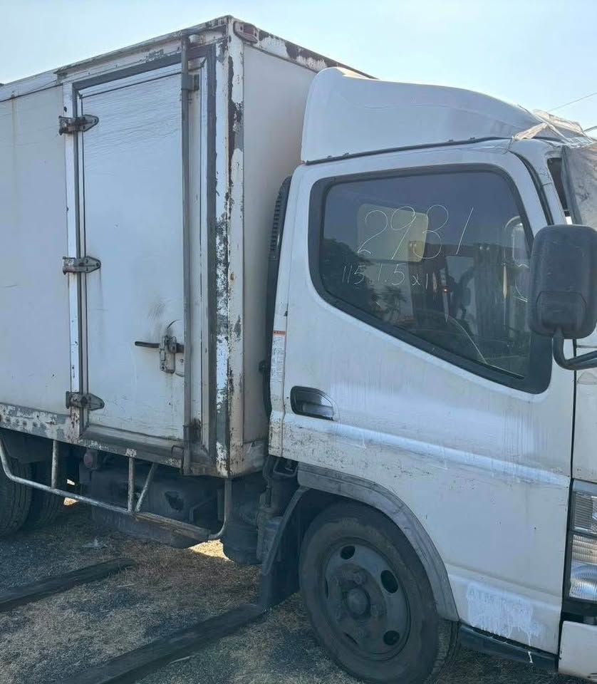 Mitsubishi Canter 3.5噸 整車拆賣 二手零件照片 - Orange Garage