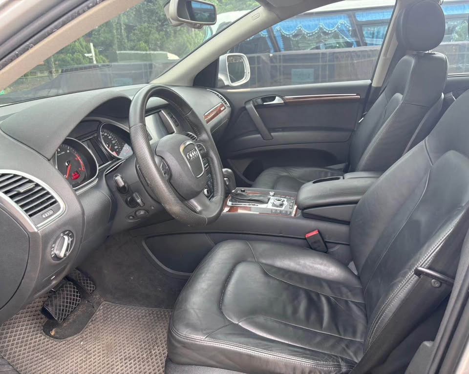 Audi Q7 3.0 TDI 整車拆賣 二手零件照片 - Orange Garage