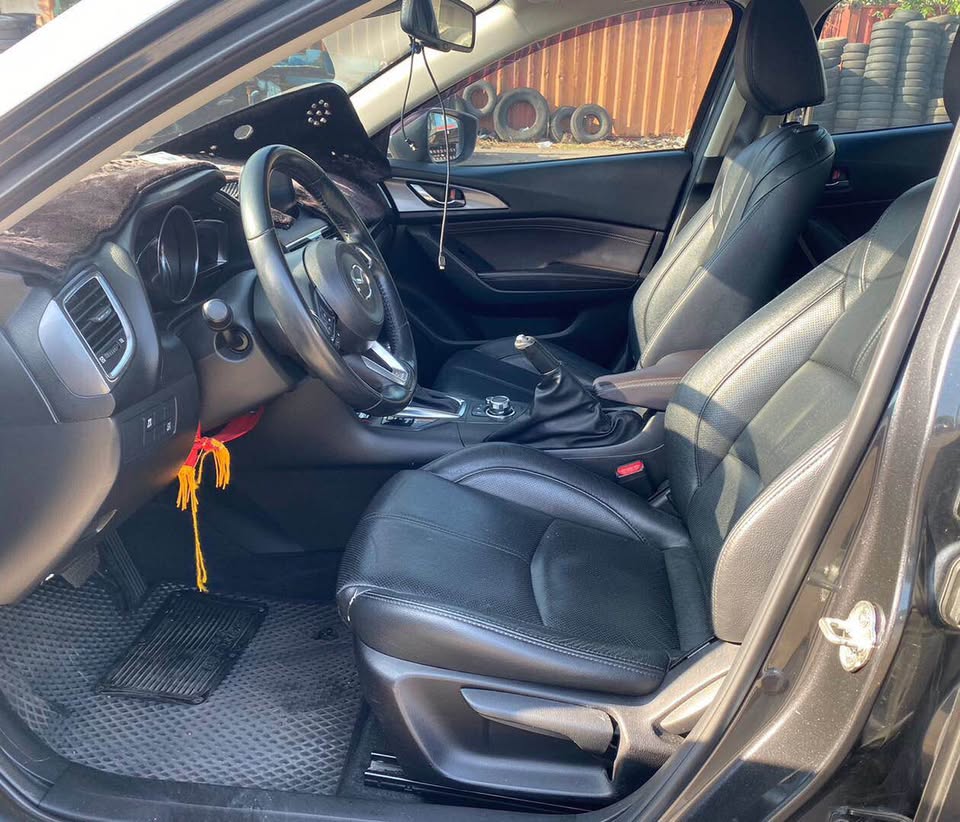 Mazda 3 2.0 整車拆賣 二手零件照片 - Orange Garage