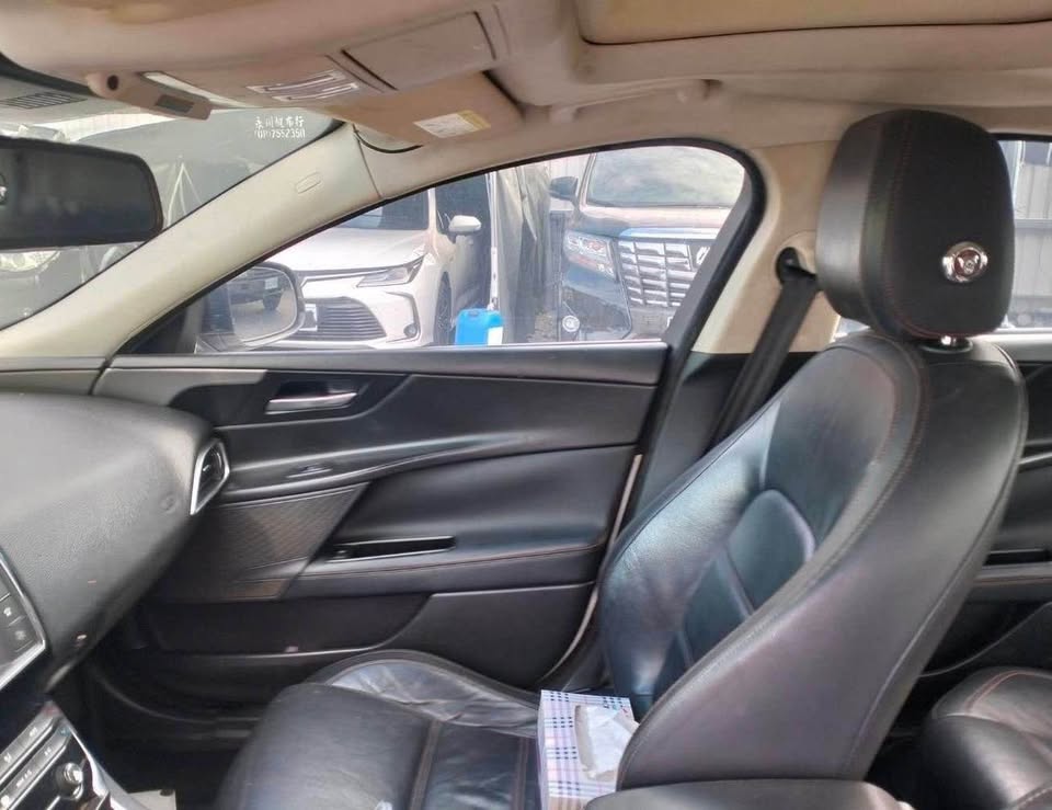 Jaguar XE 2.0 整車拆賣 二手零件照片 - Orange Garage