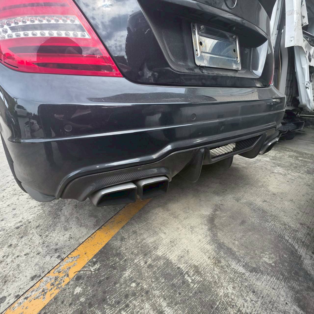 Mercedes-Benz C-Class coupe C300 整車拆賣 二手零件照片 - Orange Garage