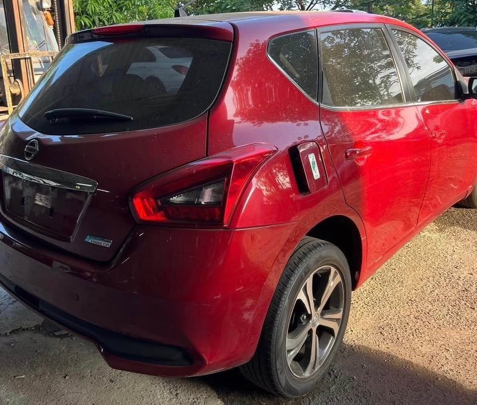 Nissan Tiida 1.6 整車拆賣 二手零件照片 - Orange Garage