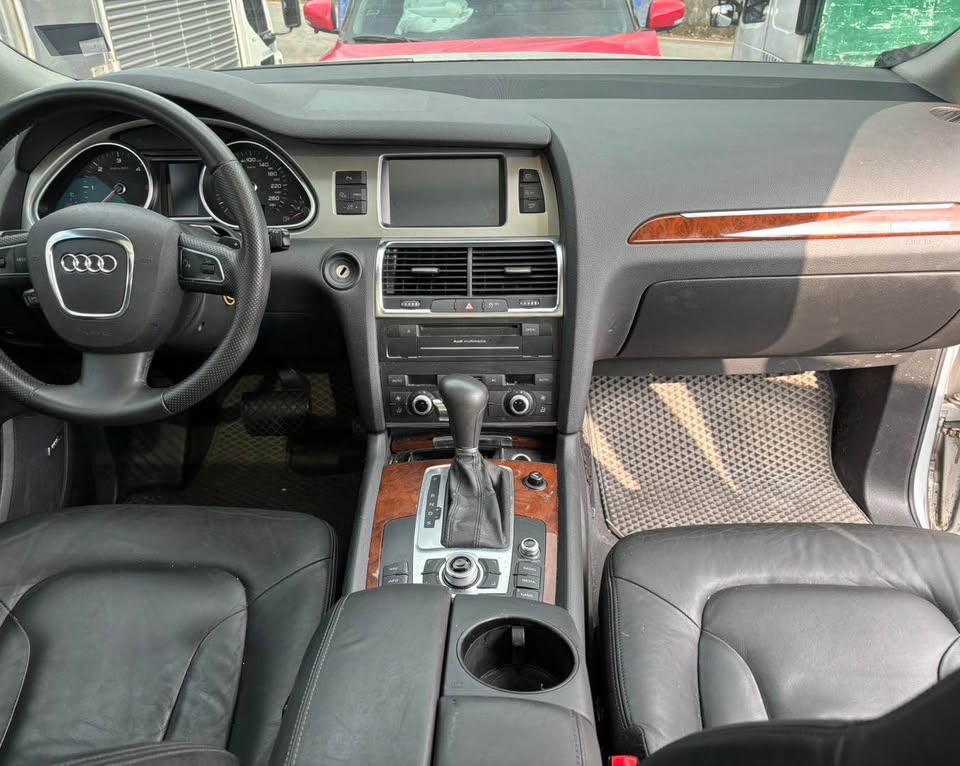 Audi Q7 3.0 TDI 整車拆賣 二手零件照片 - Orange Garage
