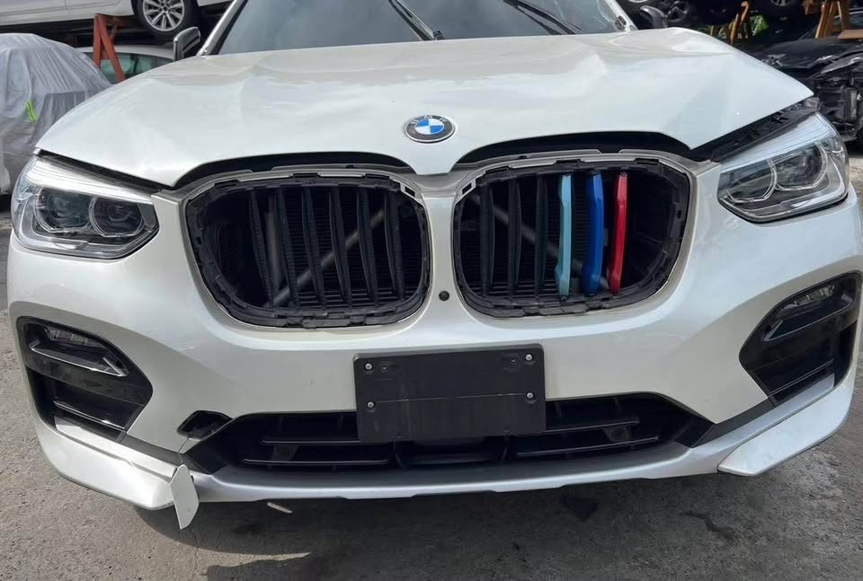BMW X4 xDrive30i 整車拆賣 二手零件照片 - Orange Garage