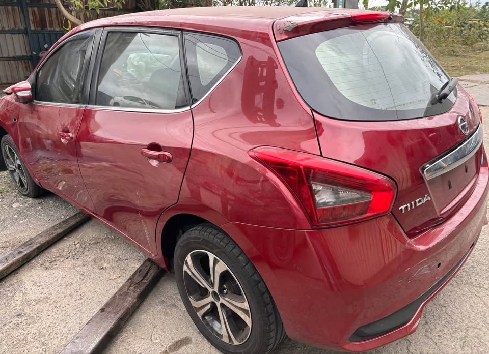 Nissan Tiida 1.6 整車拆賣 二手零件照片 - Orange Garage