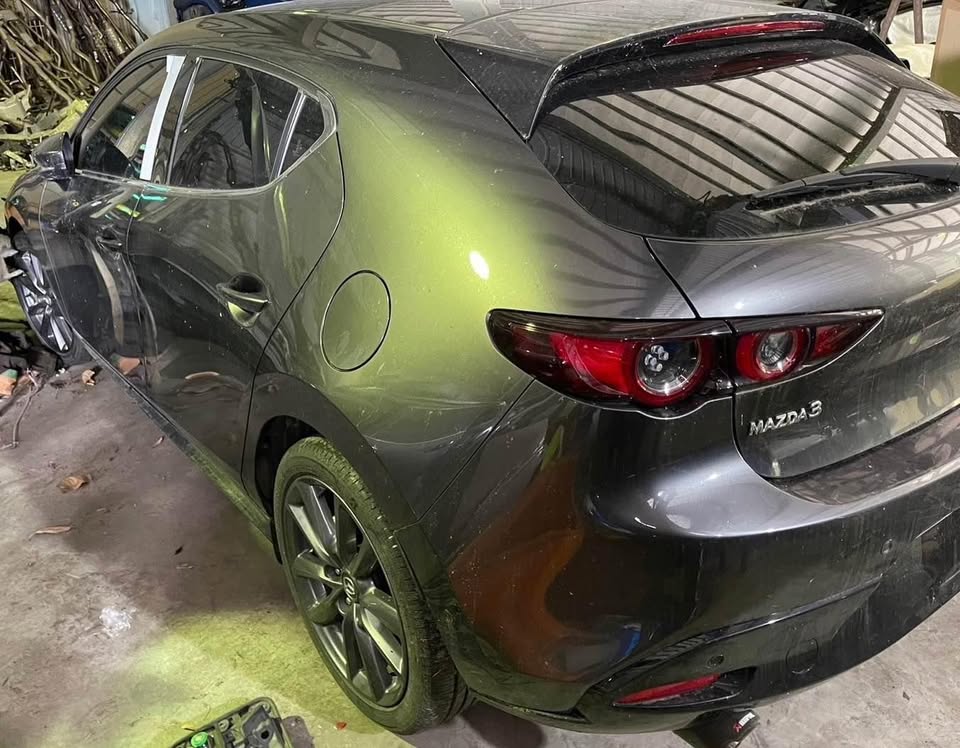 Mazda 3 2.0 整車拆賣 二手零件照片 - Orange Garage
