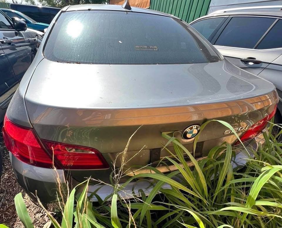 BMW 5 Series 520i 整車拆賣 二手零件照片 - Orange Garage