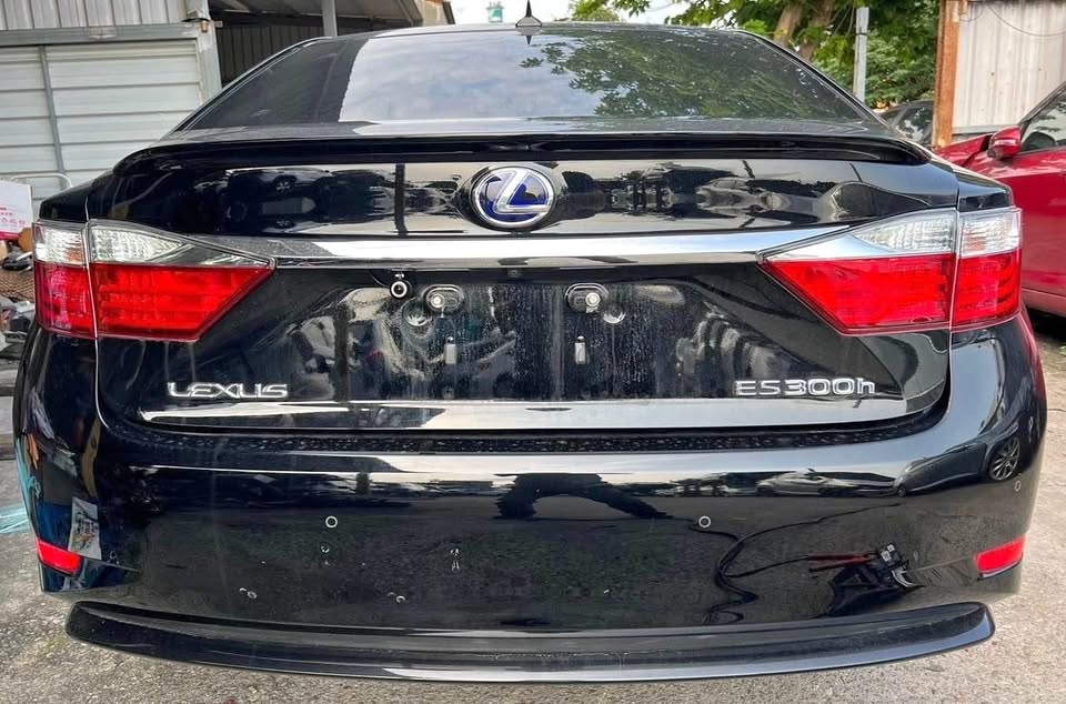 Lexus ES300h 2.5 整車拆賣 二手零件照片 - Orange Garage