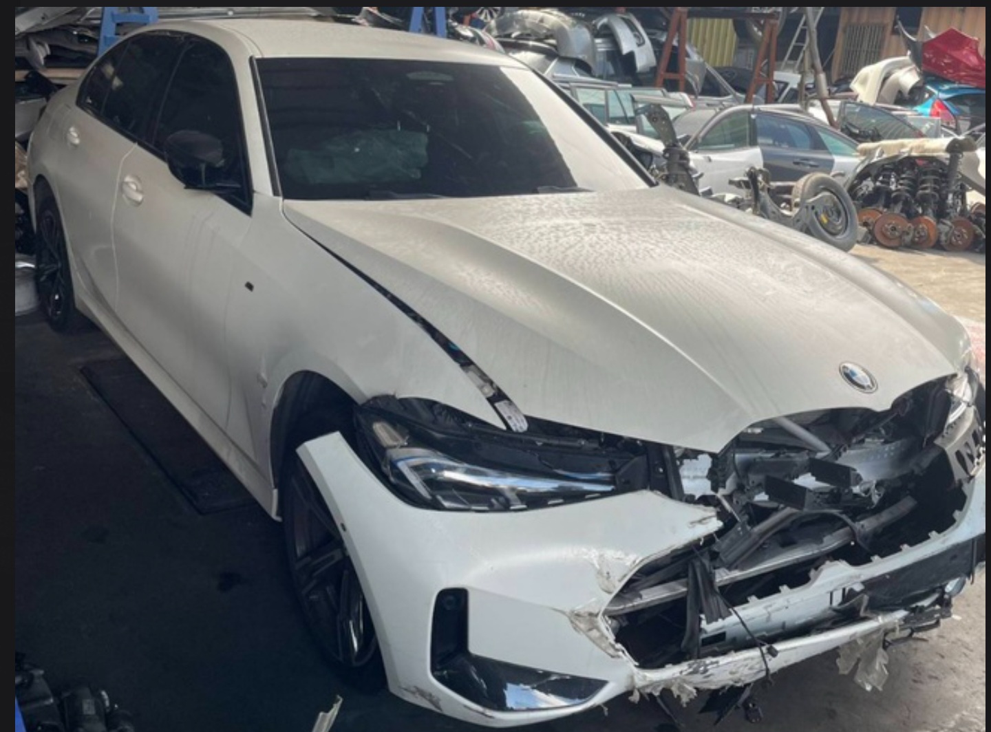 BMW 3 Series 320i 整車拆賣 二手零件照片 - Orange Garage