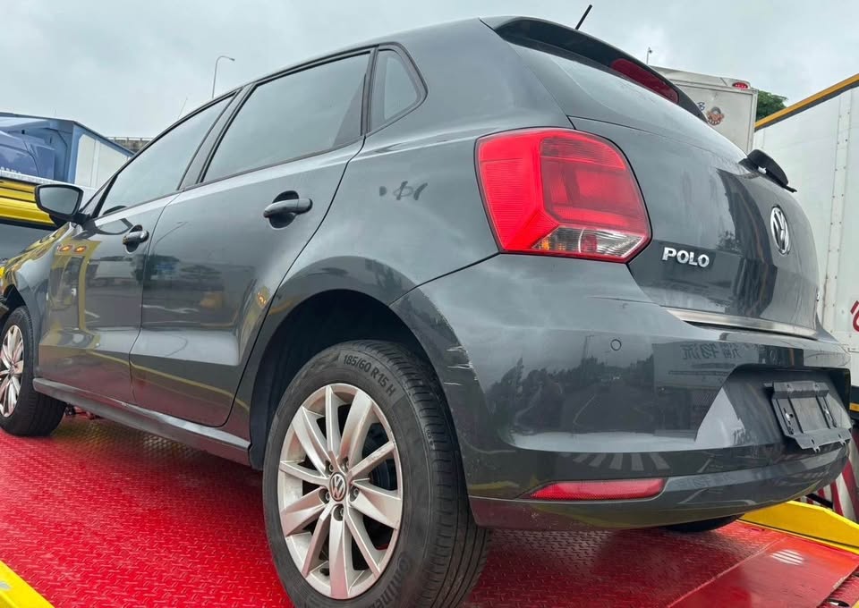 Volkswagen Polo 1.6 整車拆賣 二手零件照片 - Orange Garage