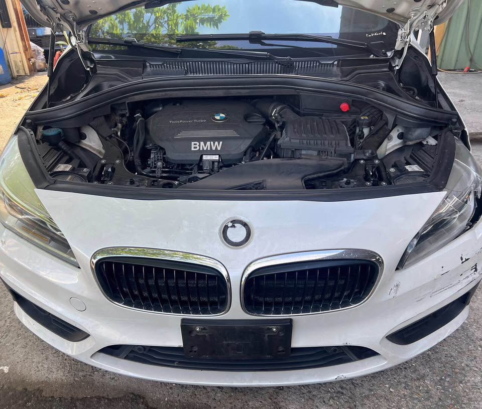 BMW 2 Series 218d 整車拆賣 二手零件照片 - Orange Garage