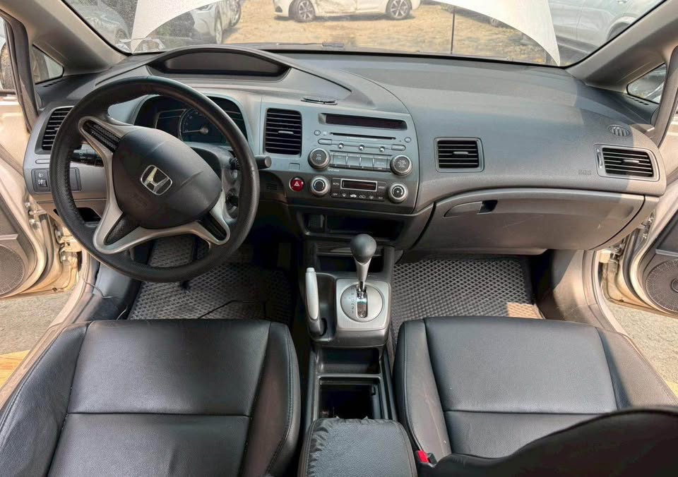 Honda Civic 1.8 整車拆賣 二手零件照片 - Orange Garage