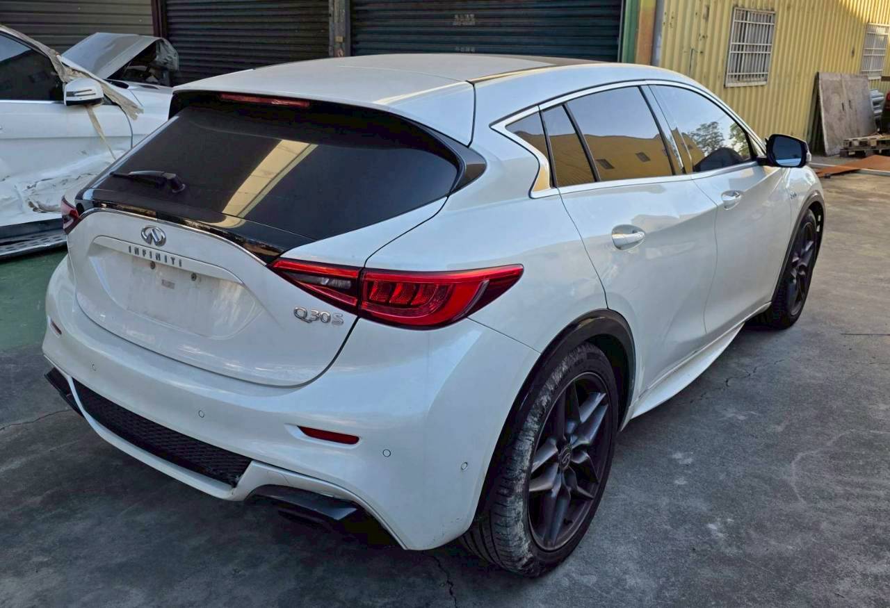 Infiniti Q30 S 2.0t sport 整車拆賣 二手零件照片 - Orange Garage