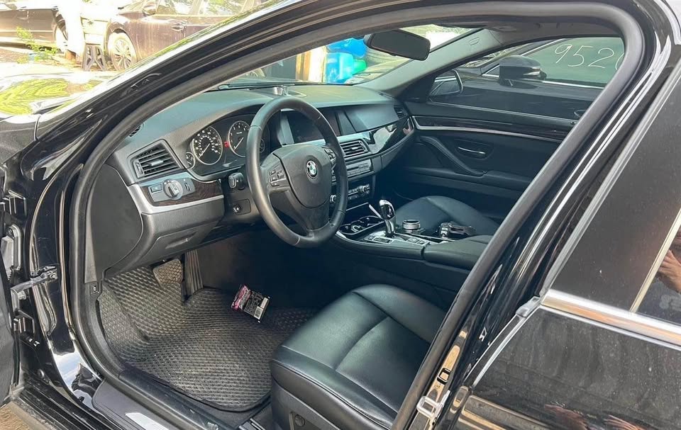 BMW 5 Series 528i 整車拆賣 二手零件照片 - Orange Garage