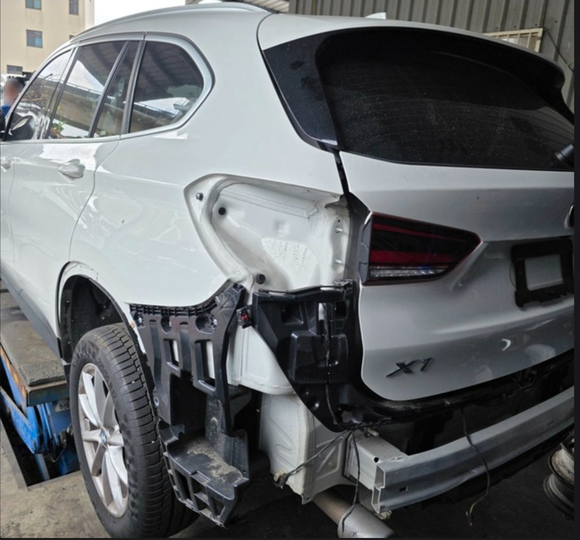 BMW X1 18i 整車拆賣 二手零件照片 - Orange Garage
