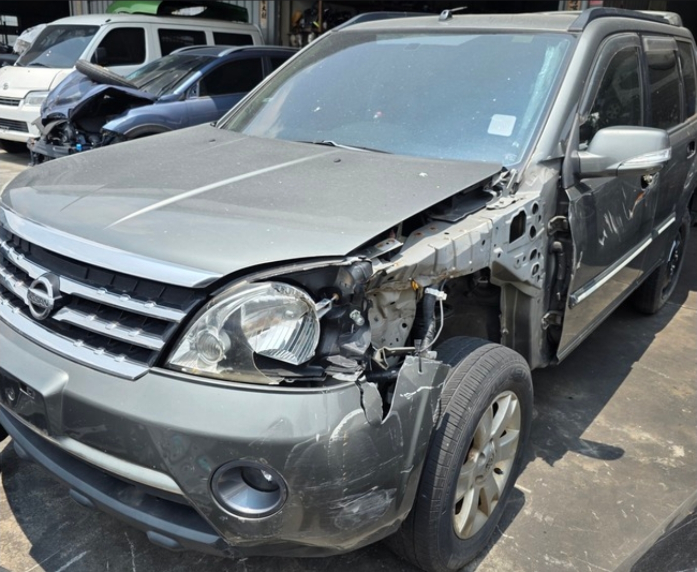Nissan X-Trail 2.0 4WD 整車拆賣 二手零件照片 - Orange Garage