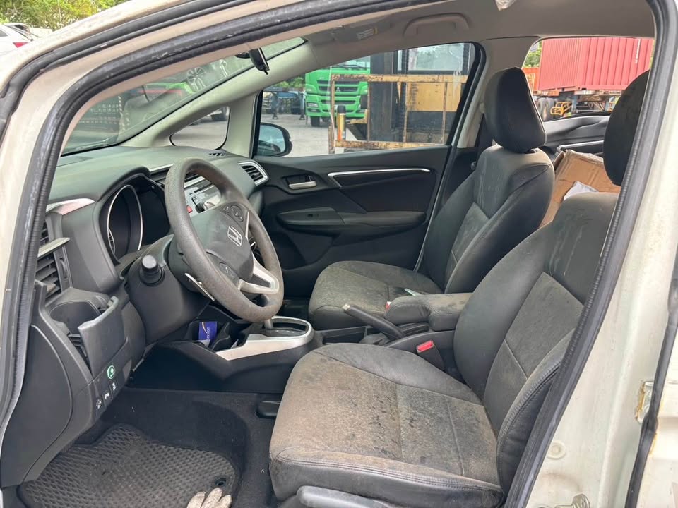 Honda Fit 1.5 整車拆賣 二手零件照片 - Orange Garage
