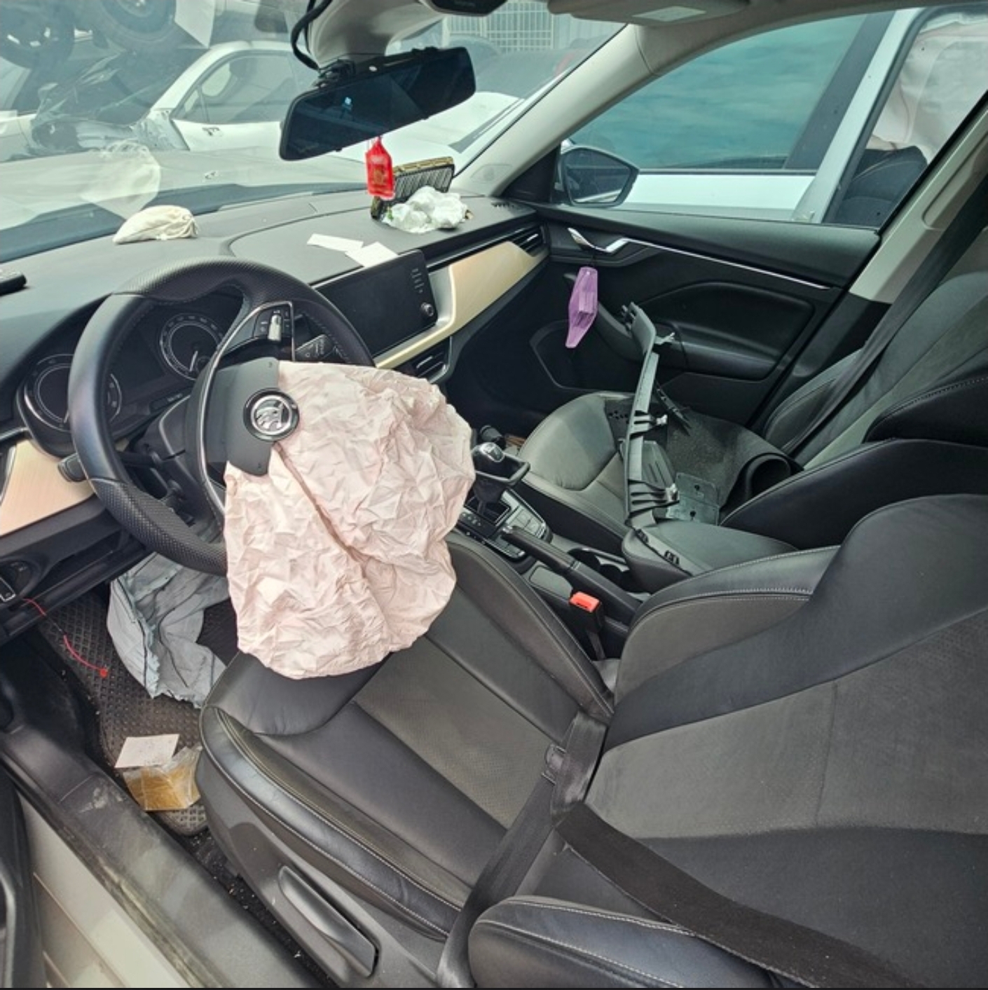 Škoda Kamiq 1.5 TSI 整車拆賣 二手零件照片 - Orange Garage