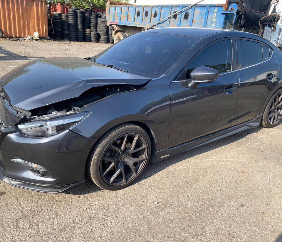 Mazda 3 2.0 整車拆賣 二手零件照片 - Orange Garage