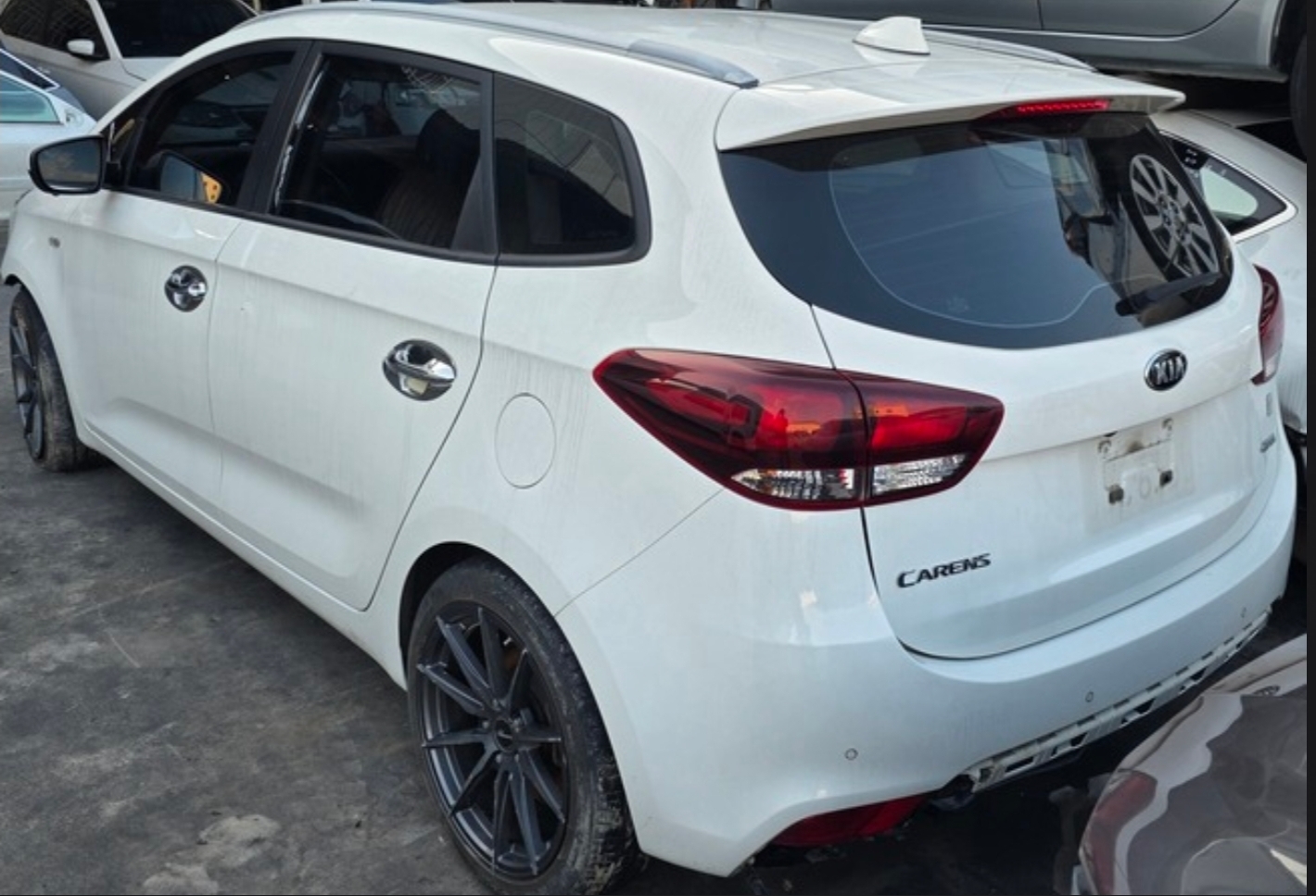 Kia Carens CRDi 整車拆賣 二手零件照片 - Orange Garage